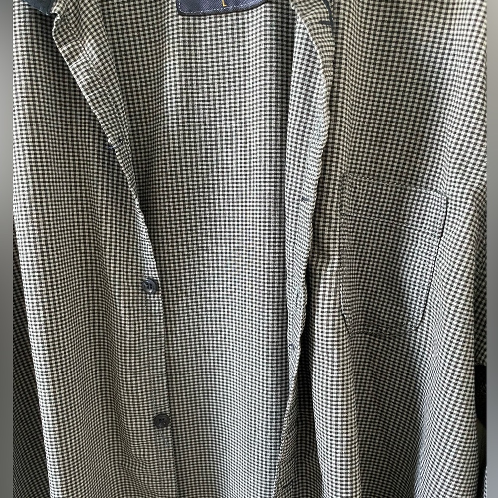 Men’s plaid button down - Picture 3 of 4